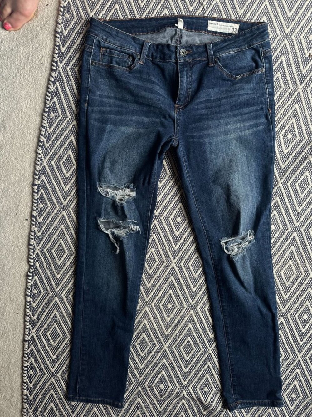 Special A juniors size 13 ankle skinny ripped distressed jeans